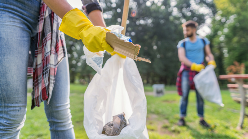 Volunteers pick up trash