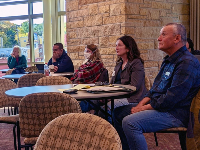 Group listening at conference